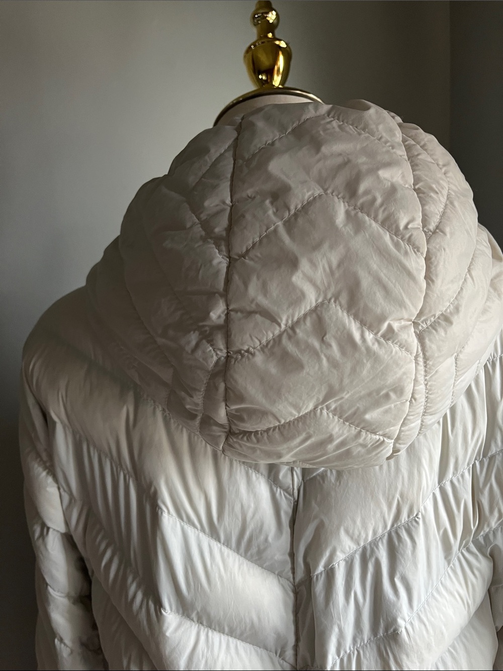 MICHAEL Michael Kors Women's Soft Gray Hooded Long Puffer Coat - Size XL - Picture 7 of 15